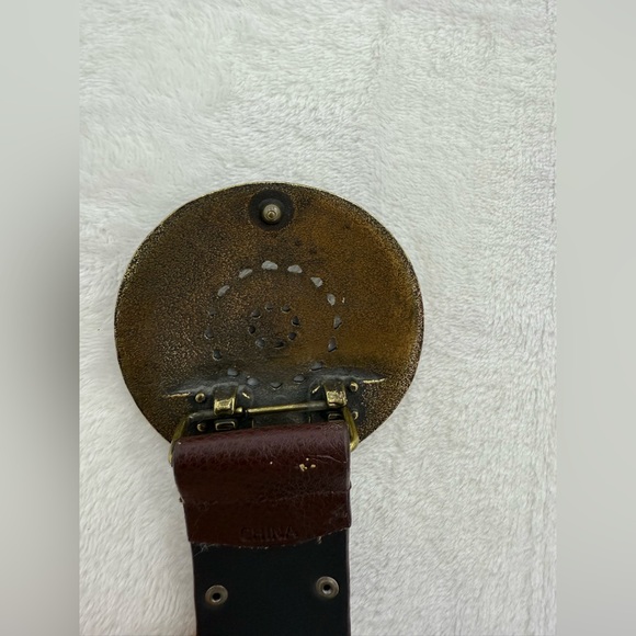 Vintage Nine West Metal Brass Disc Belt Size Medium Rivets Boho Western 90’s Y2K - Picture 6 of 10